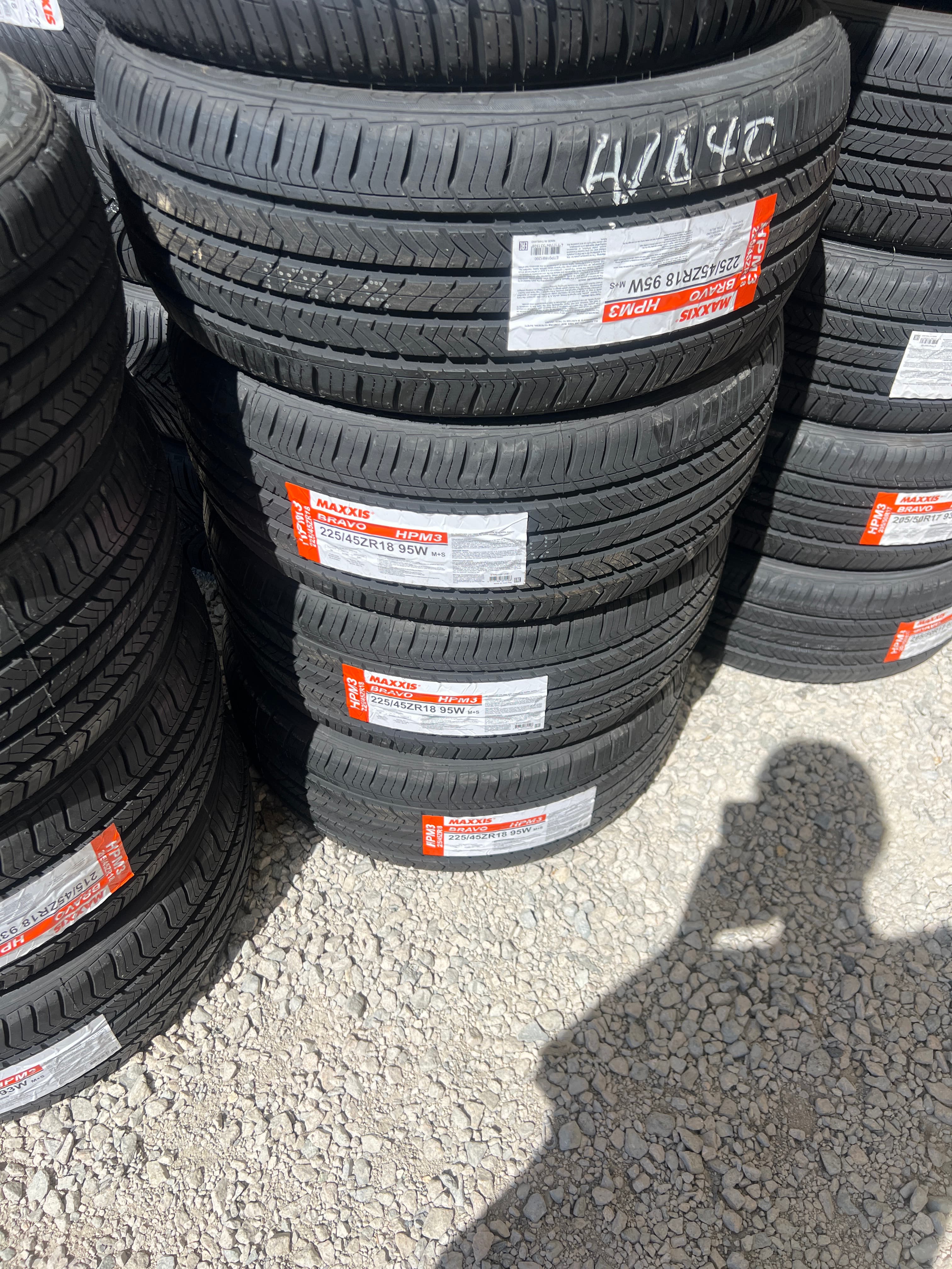 MAXXIS Bravo HPM3 225/45R18